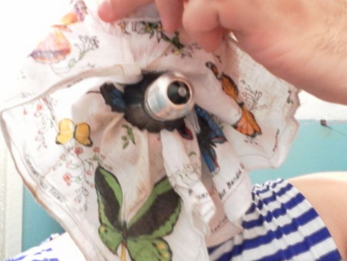 How to Safely Remove a Light Bulb from Your Mouth