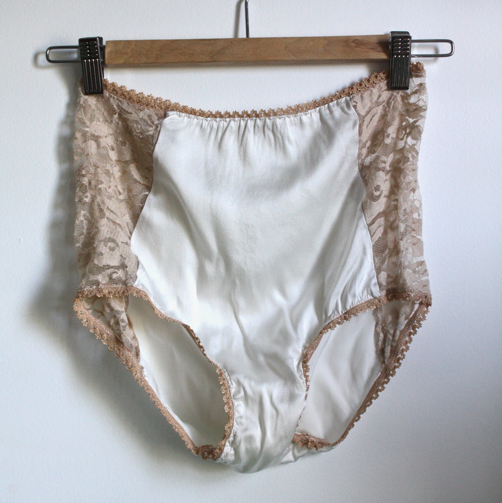 Nicole at Home Dress bloomers Betty High Waist Panties (and hipster hack)
