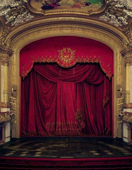Le rideau rouge Le rideau rouge