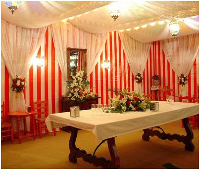 Mónica Castillo: UNA CASETA EN LA FERIA DE ABRIL