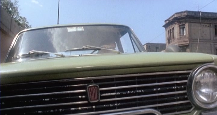 Udda film NAPOLI SI RIBELLA (1977) Italien, 92 minuter Regi Michele Massimo Tarantini Udda film NAPOLI SI RIBELLA (1977) Italien, 92 minuter Regi Michele Massimo Tarantini