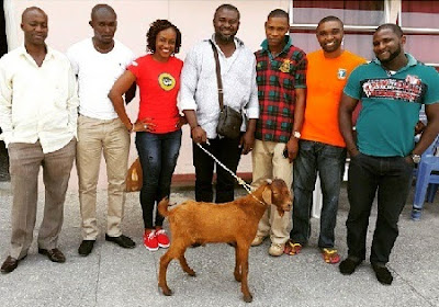 Kate Henshaw Receives Live Goat as Christmas Gift (photo)