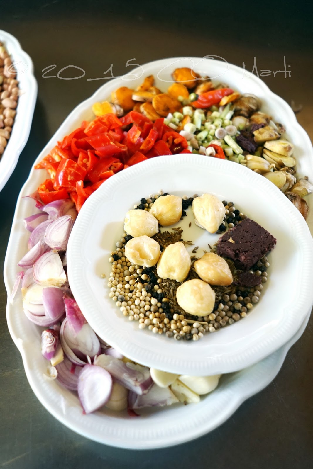 1001 Recettes Bali, 1ère étape Sauce piment et sauce curry