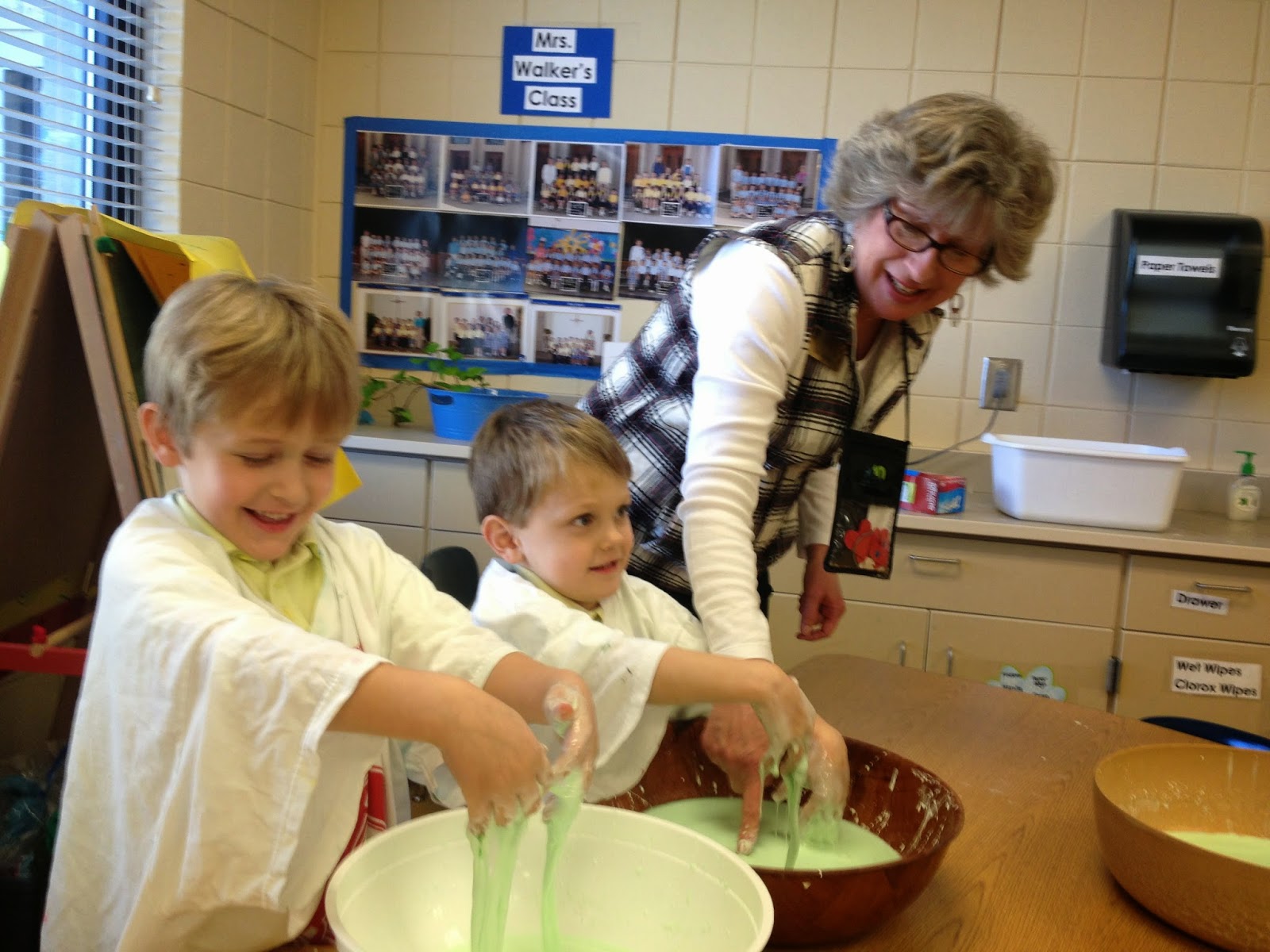 MONTGOMERY CATHOLIC’S HOLY SPIRIT CAMPUS GETS CREATIVE WHILE STUDYING THE LETTER “O”. 1 MONTGOMERY CATHOLIC’S HOLY SPIRIT CAMPUS GETS CREATIVE WHILE STUDYING THE LETTER “O”. 1