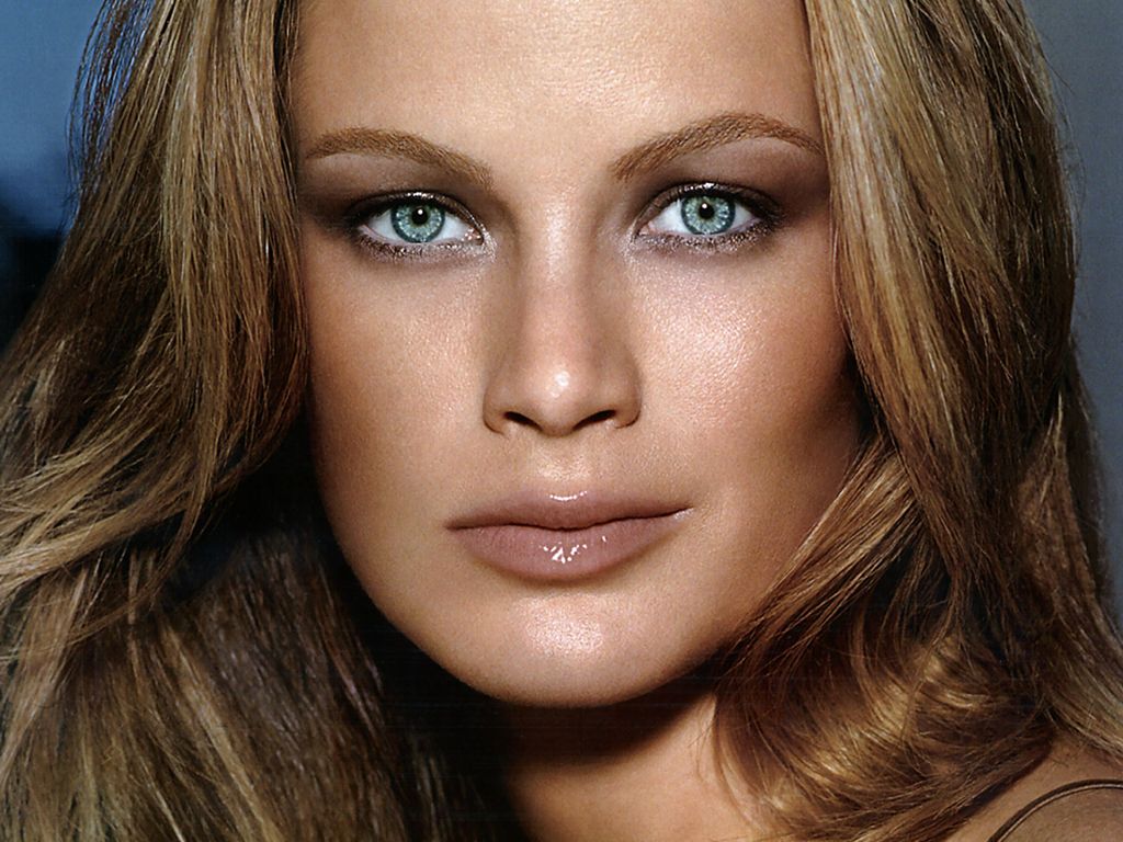 http://2.bp.blogspot.com/-fD3BORuFFAE/TdJV0TmvXCI/AAAAAAAAAvg/2U3ClCu6IZw/s1600/Carolyn-Murphy-10.JPG