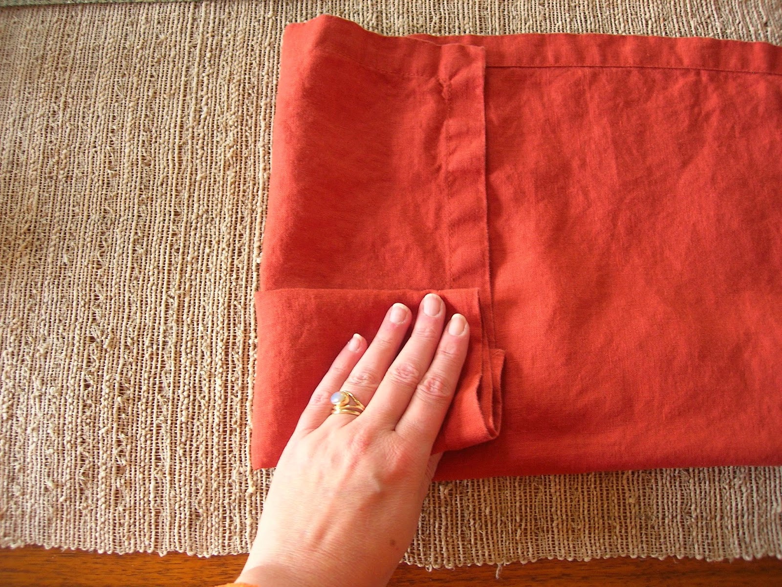 My Little Bungalow How To Fold a Napkin Pocket
