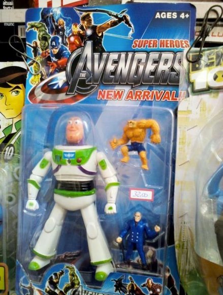 Buzz lightyear es el nuevo protagonista en THE AVENGERS