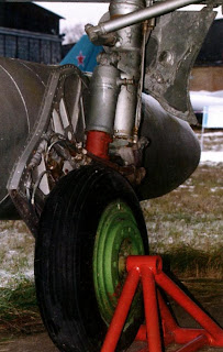 опора шасси перехватчика МиГ-19ПМ