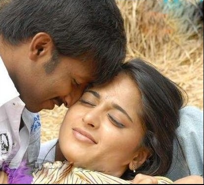 Oh Anushka Shetty: Anushka Shetty Ever Kissing Stills