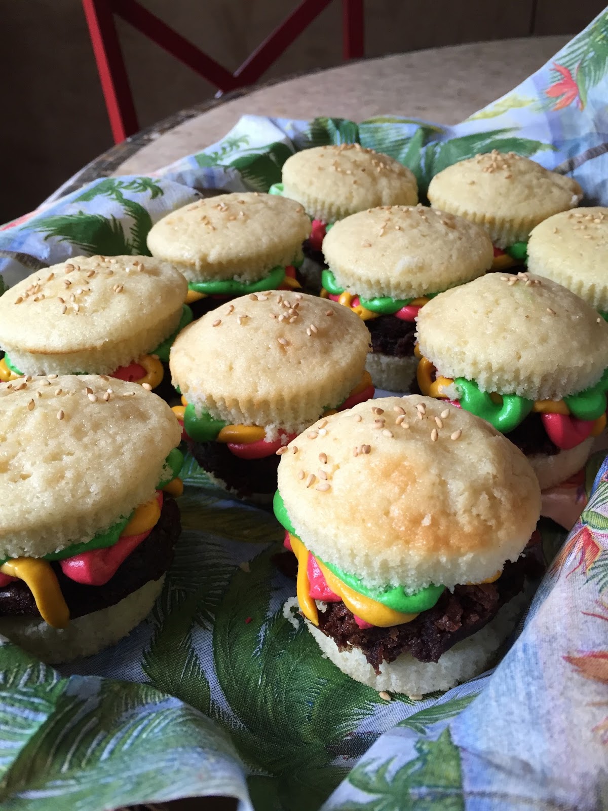 Hope Studios Cheeseburger in Paradise