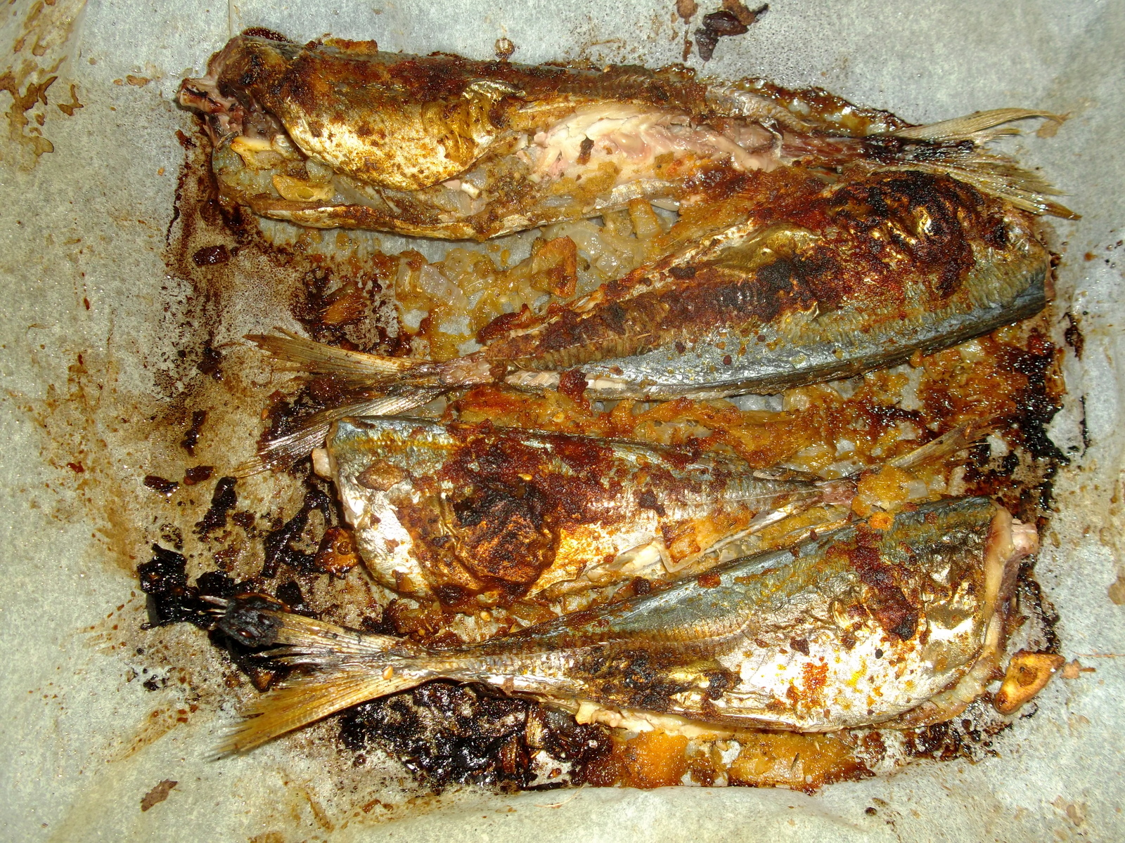 Baked Baby Mackerel With Onions/Garlc/Ginger And Za'atar