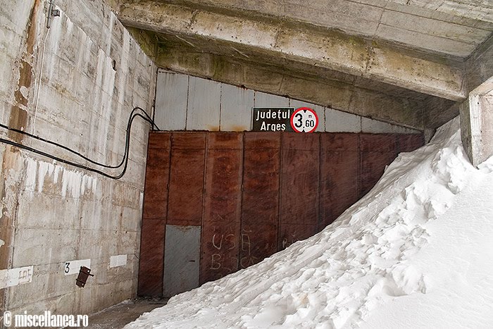 Transfagarasan-2011-intrare-tunel-balea.