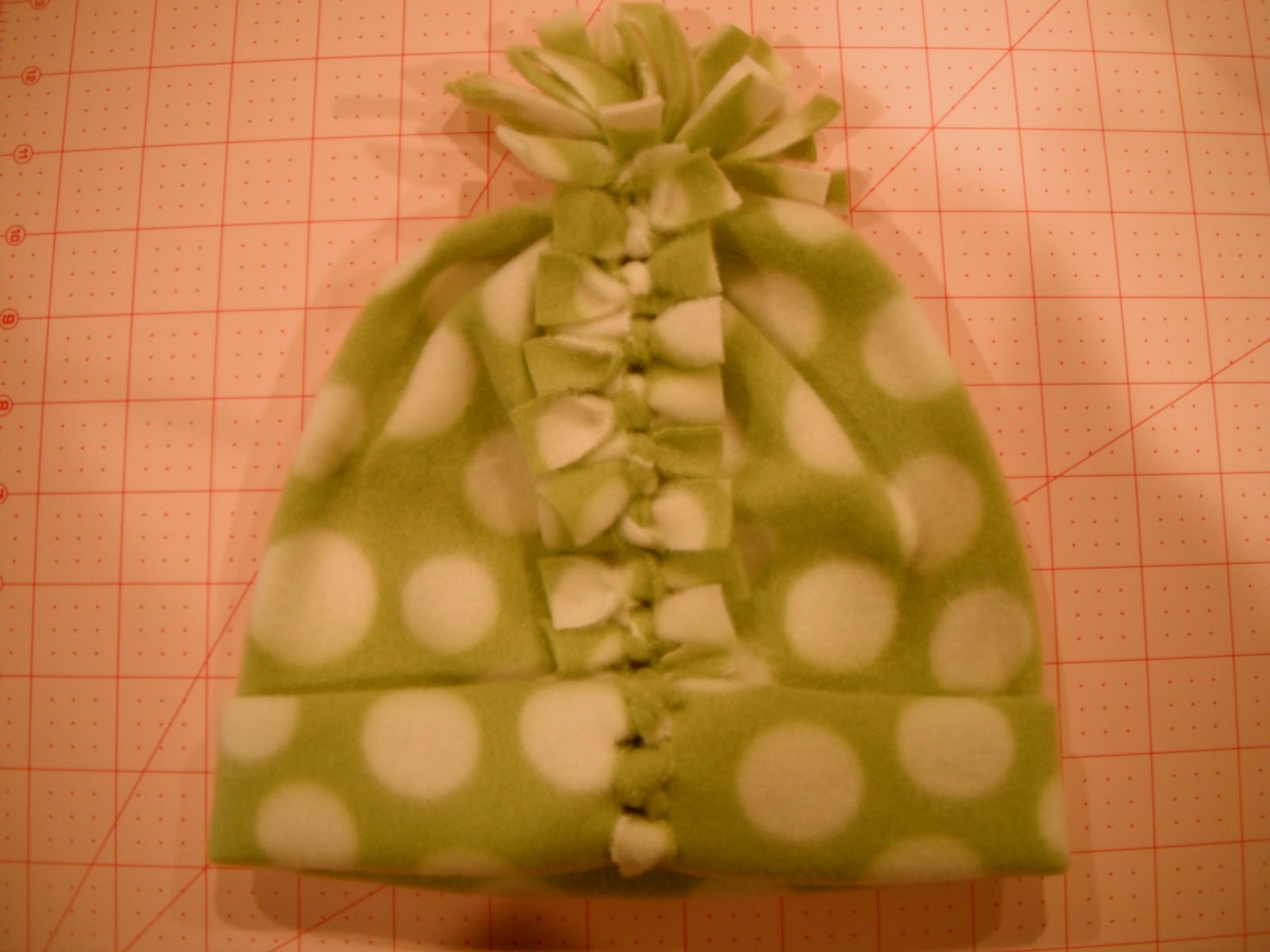 PARTY How to make an easy no sew fleece hat and scarf?