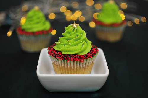 wedding cupcake with fairy lights