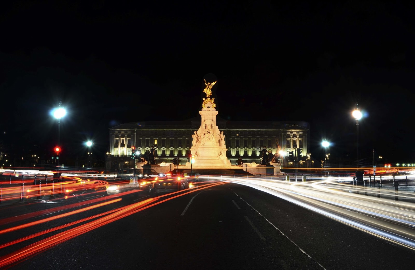 Buckingham palace | The london buckingham palace | buckingham palace