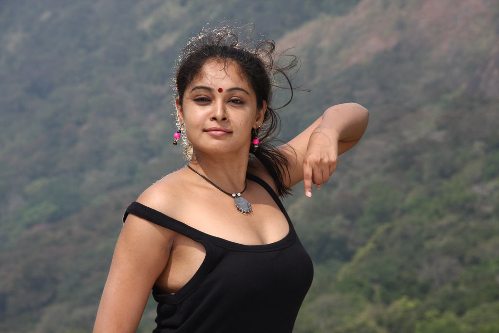 Hot Actress Arundhati Spicy Photo Gallery.
