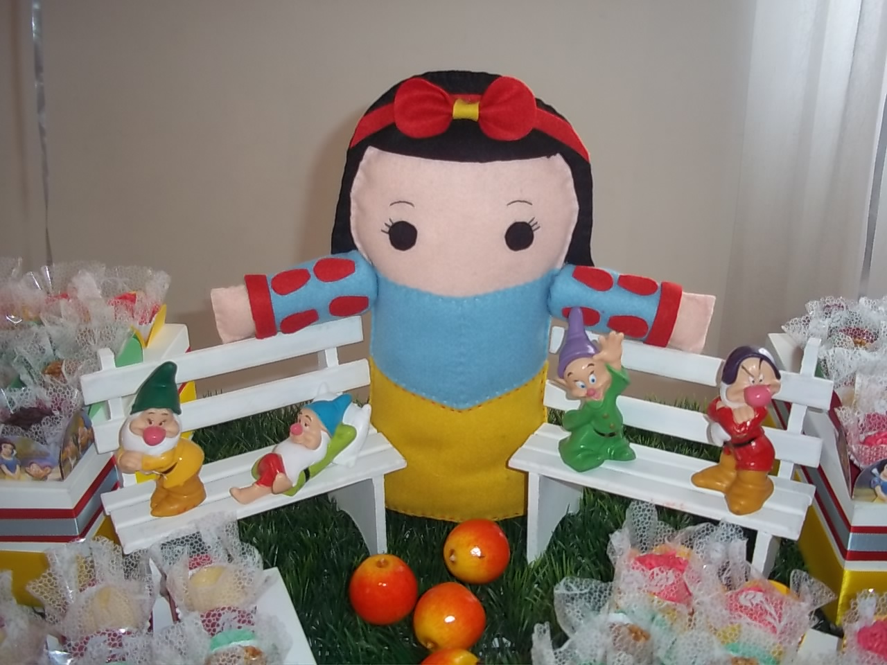 festa jardim da clarilu: aeee gente!!! Bem no centro da mesa, ficou lindo , tudo lindo festa jardim da clarilu: aeee gente!!! Bem no centro da mesa, ficou lindo , tudo lindo