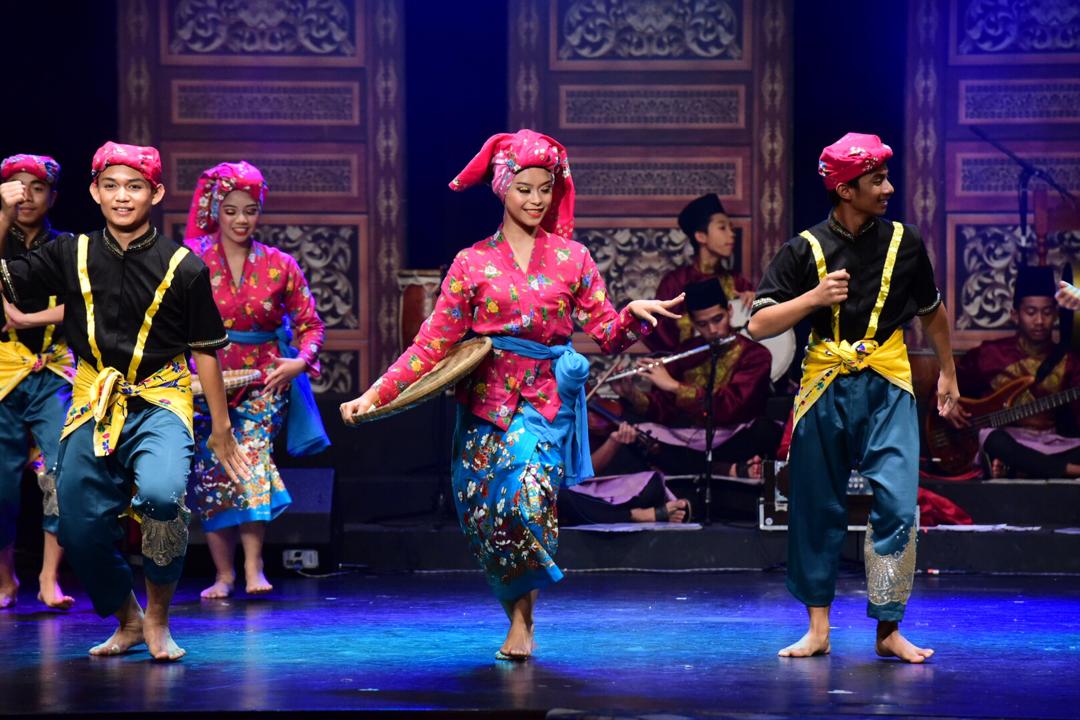 Rampai Sari Tari Malaysia Tampil Persembahan Hebat Penuh Warna Warni 7klik