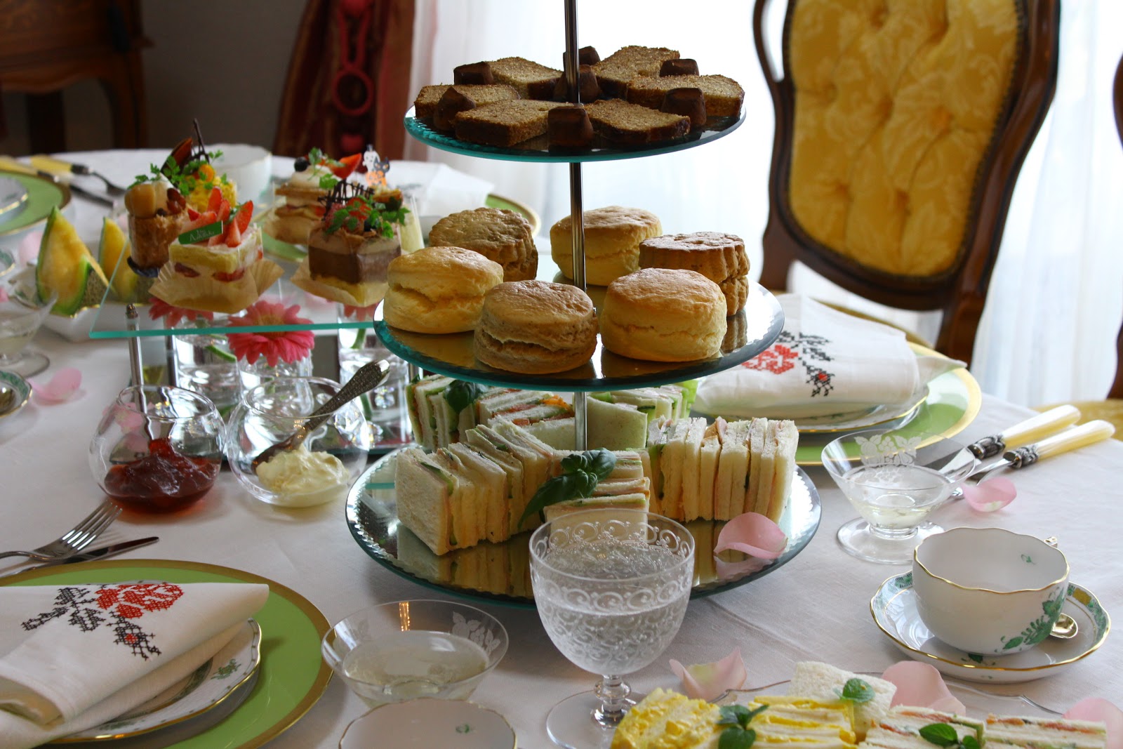 Table de France Afternoon Tea Table Decoration