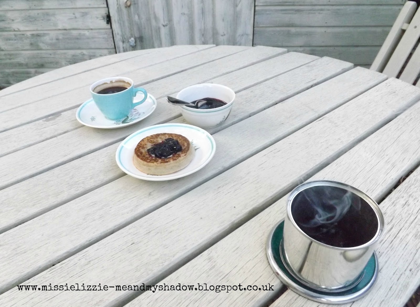 Me and my shadow How to make wasp deterrent for alfresco dining