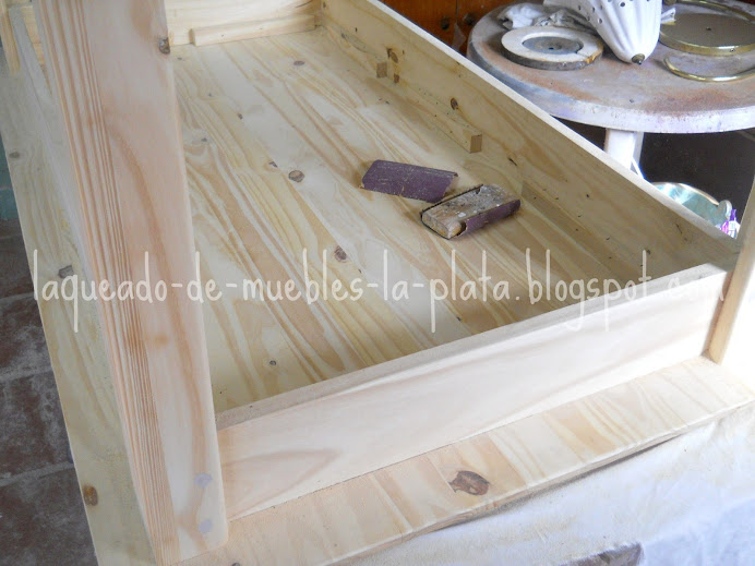 Muebles de madera: restauración, lustre y laqueado