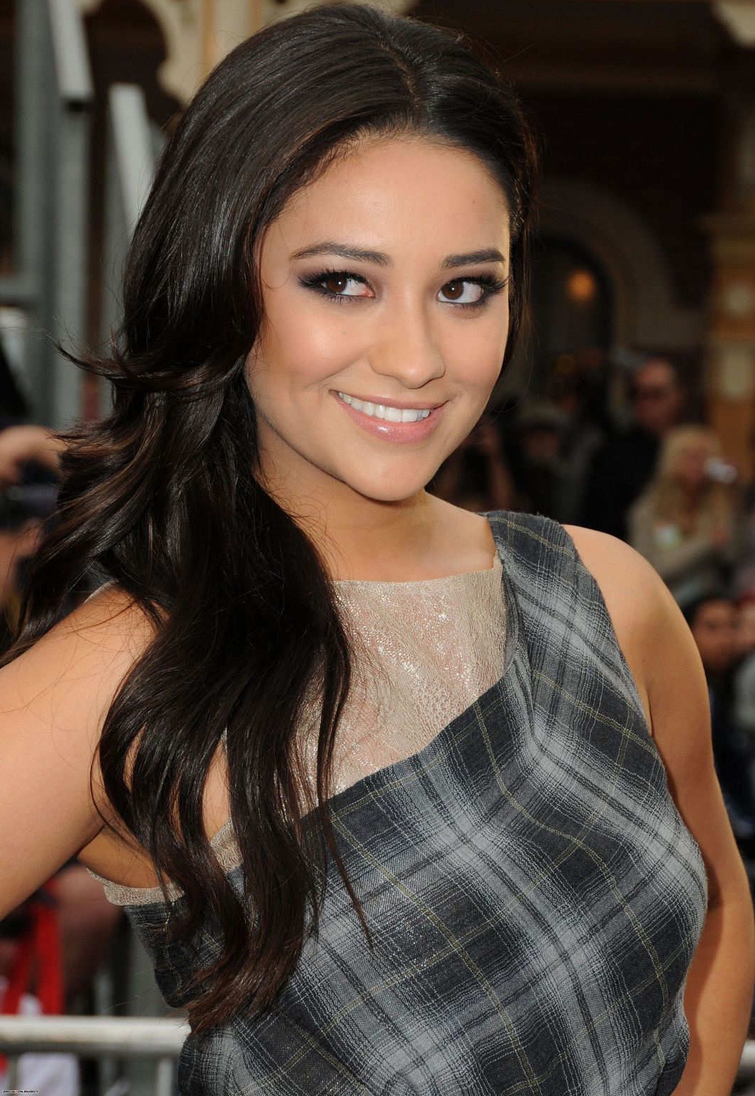 Shay Mitchell picture & Photo Gallery