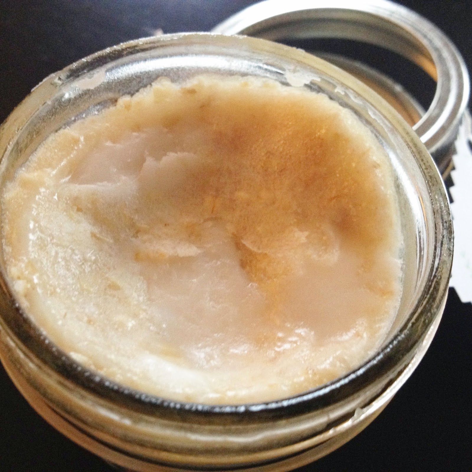 DIY All-Natural Oatmeal and Honey Scrub