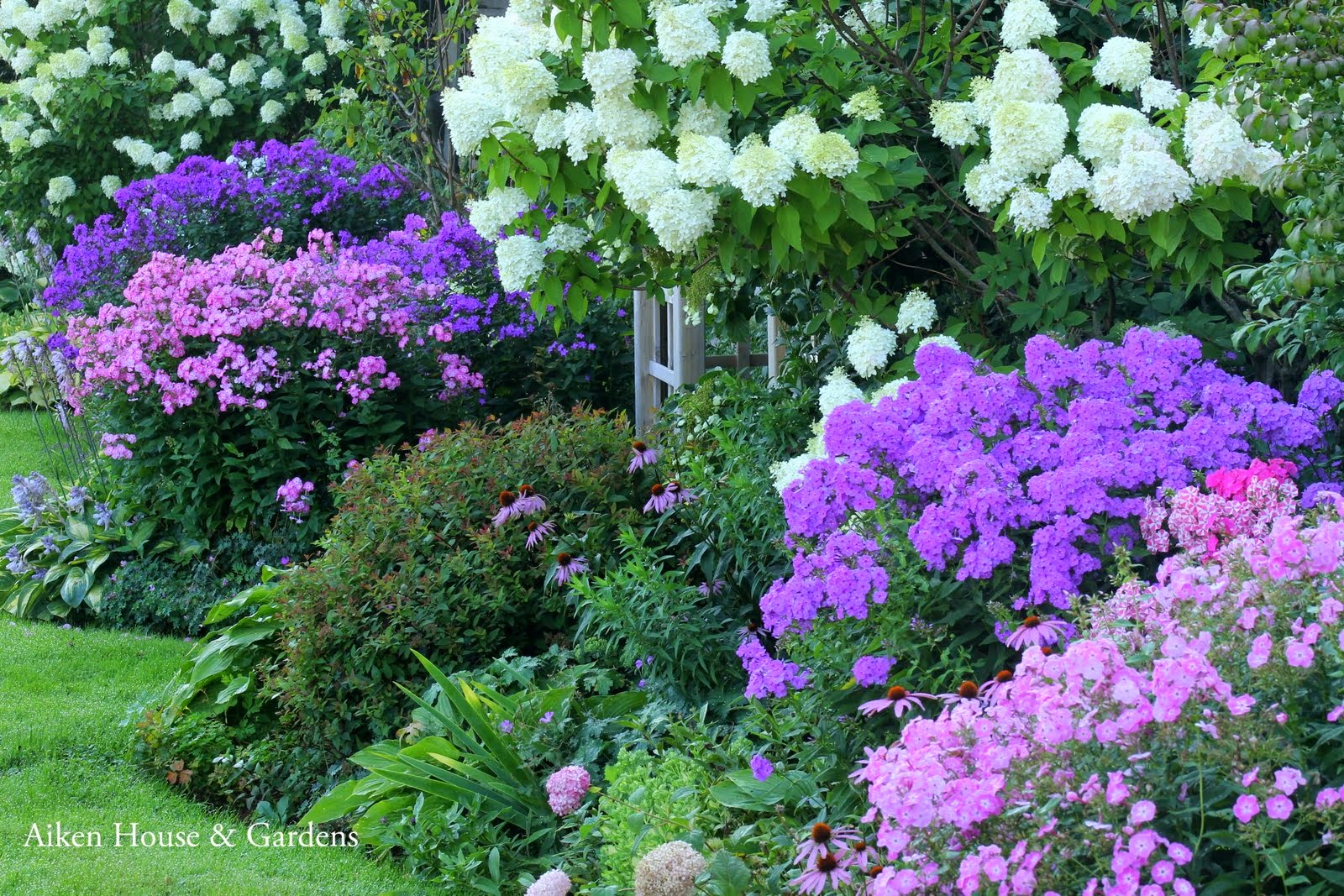 Aiken House & Gardens: In an English Country Garden