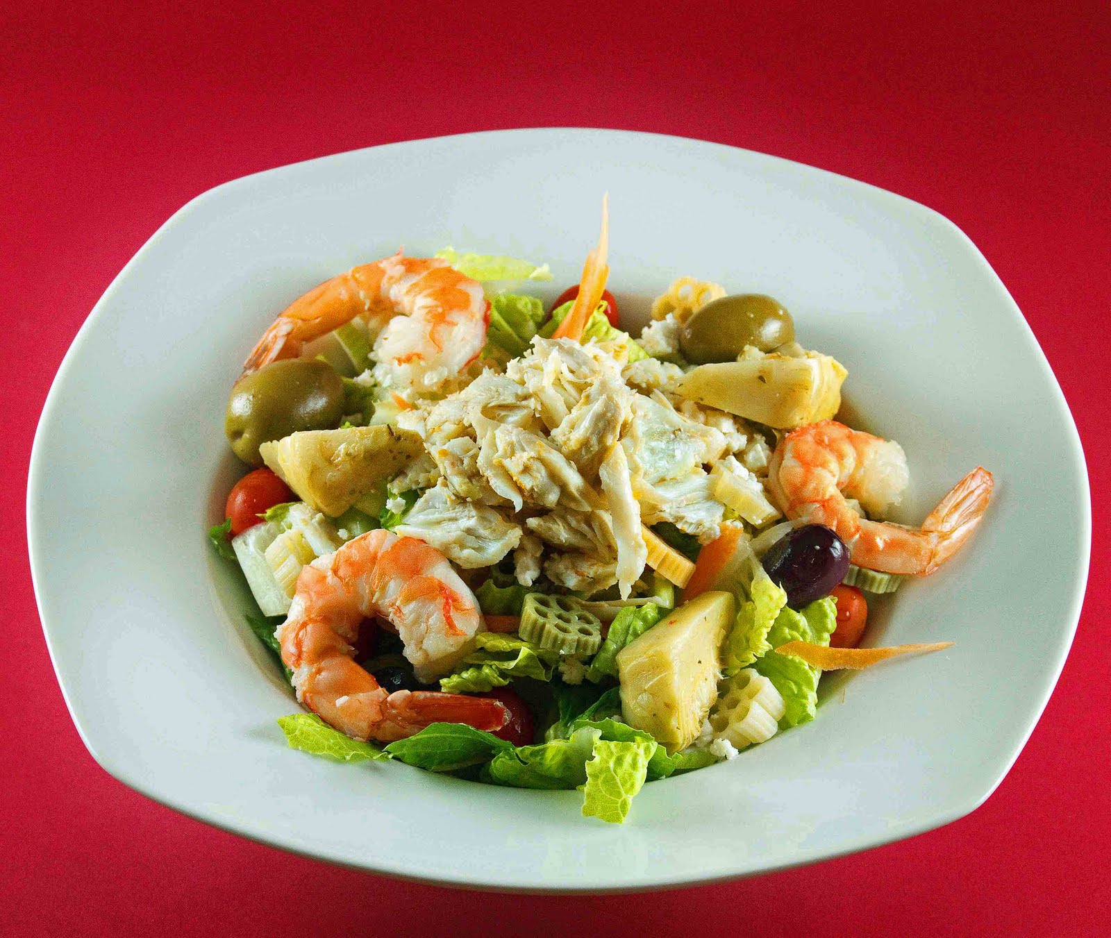 Prepare an original salad with crab sticks and croutons Prepare an original salad with crab sticks and croutons