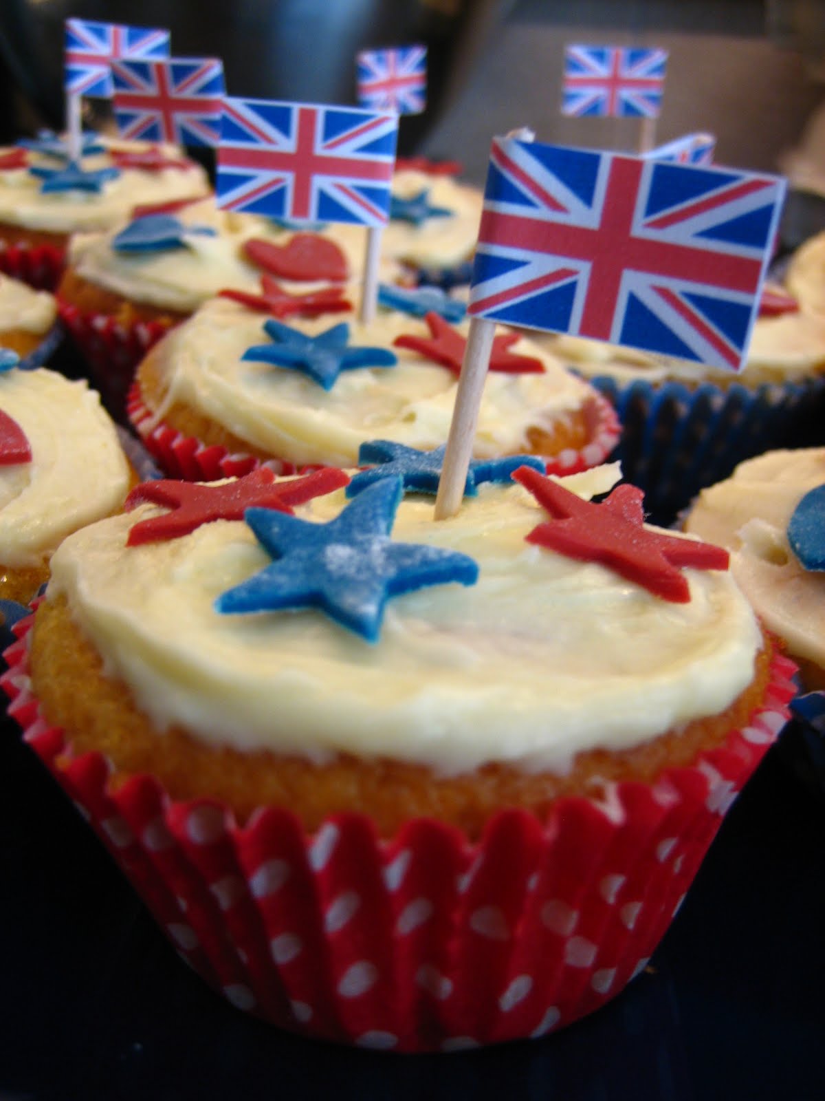 Jenny's cake project British jam sponge cupcakes for a very royal