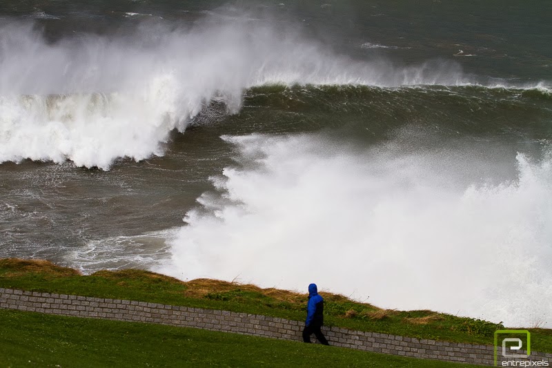 Olas del temporal marítimos de Gijón