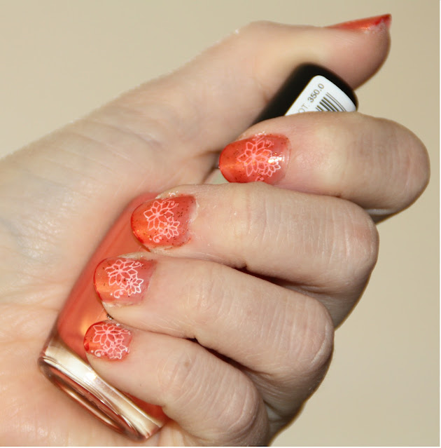 nail art orange