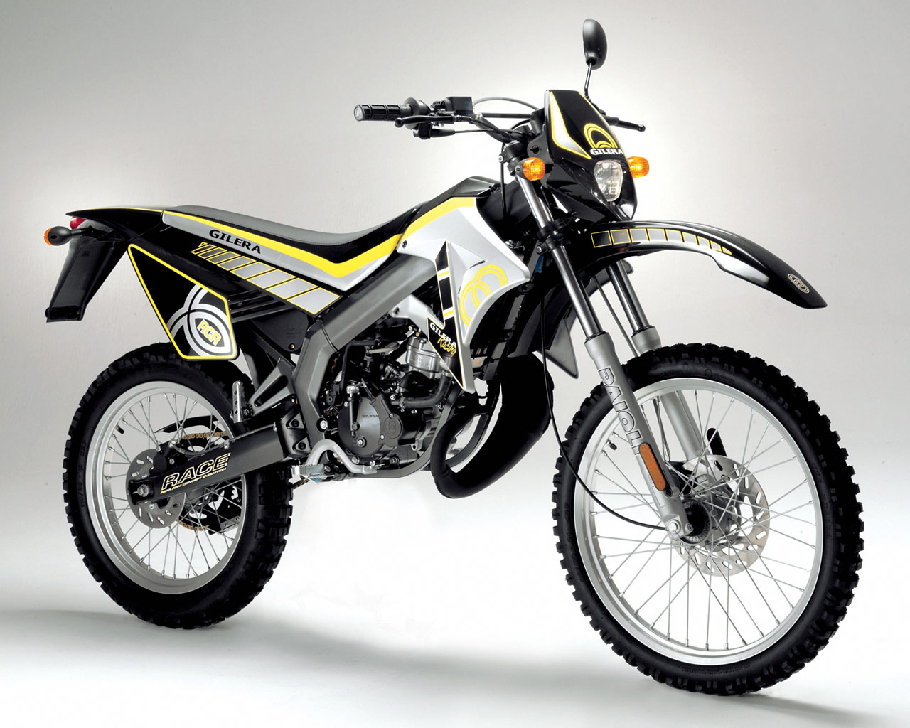 http://2.bp.blogspot.com/-fQmwCneE96Y/TXYVtwZuUUI/AAAAAAAAJm0/oxW6oc2q3UY/s1600/Gilera_RCR_50_Offroad_Bike.jpg