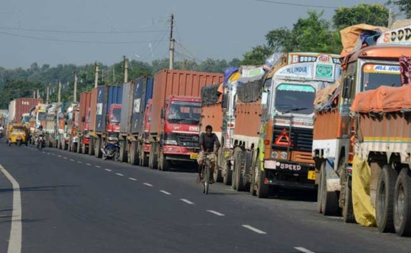 Delhi Government May Impose Rs. 5,000 Fine on Polluting Trucks