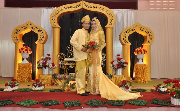 model baju pengapit pengantin 