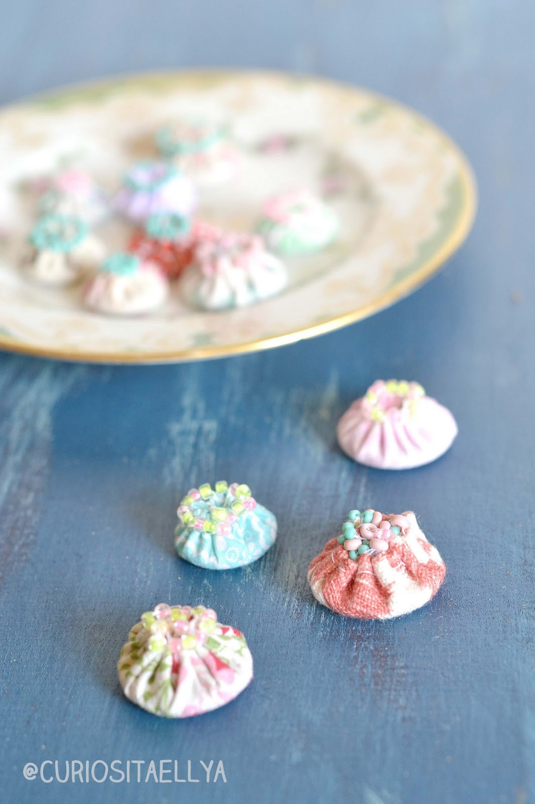 Curiositaellya How to make Beaded Push Pins/Pin Board Inspired by