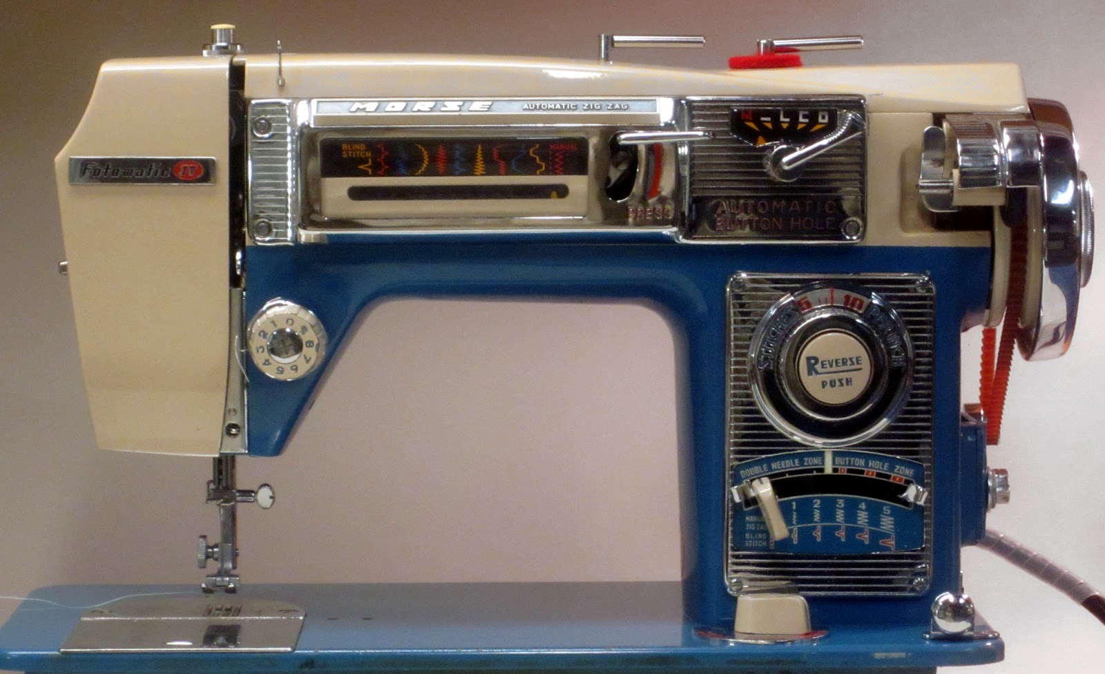 MI Vintage Sewing Machines: 2011