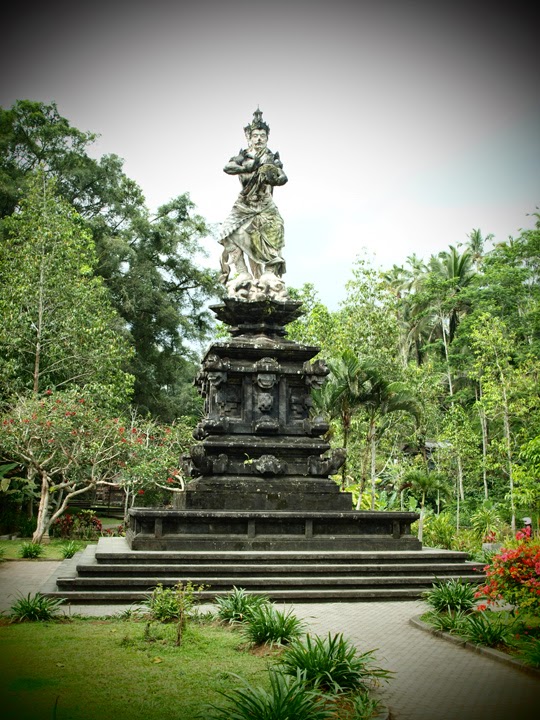 bali statue