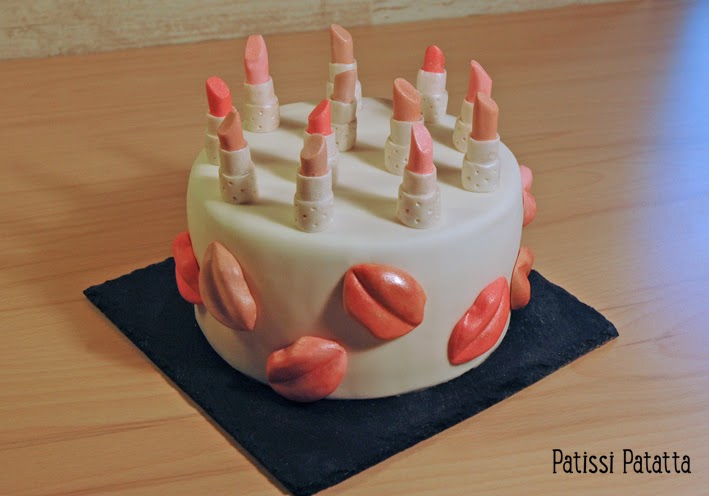 cake design, gâteau 3D, pâte à sucre, gumpaste, fondant, lipsticks, rouges à lèvres