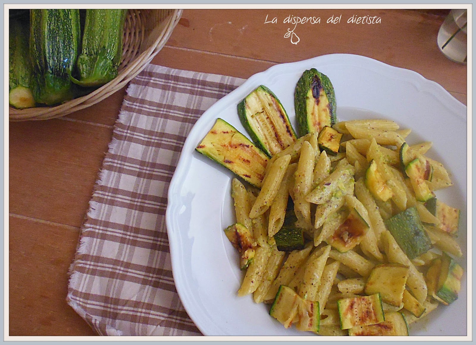 La dispensa del dietista Pasta con pesto di pistacchi e zucchine grigliate