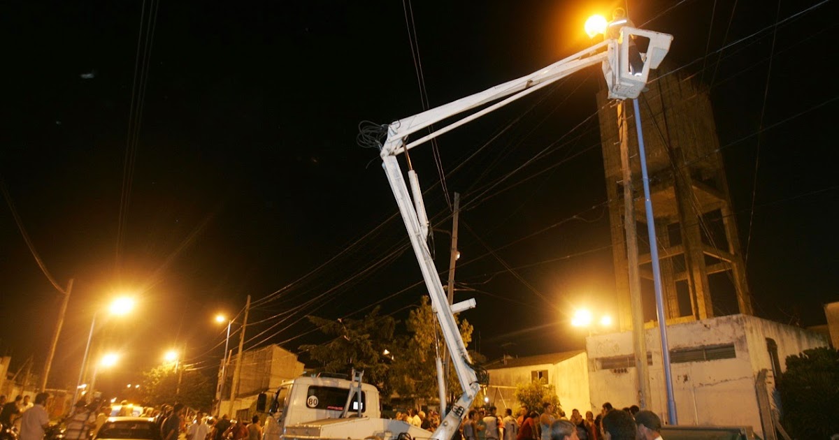 NUEVAS LUMINARIAS EN EL BARRIO PAPELERO DE QUILMES OESTE QuilmesHoy