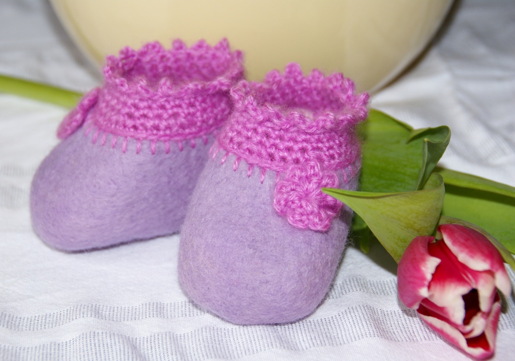 The Fluff Pot Baby Shoes and A Felting Tutorial.