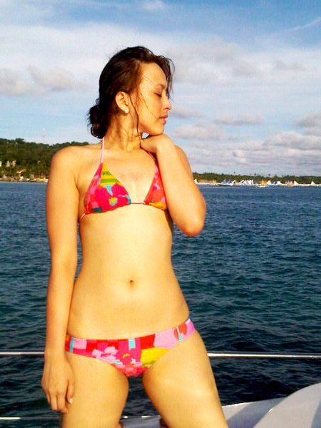 april congratulations gustilo sexy naked photos 02