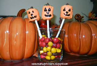 Make pumpkin marshmallow pops