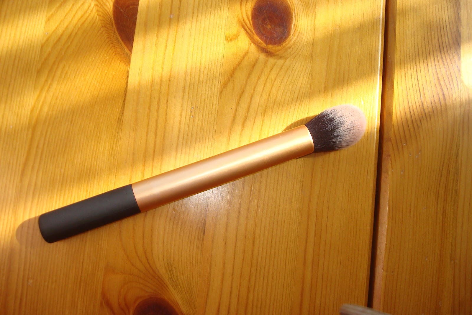 How Shabs Sees It Real Techniques Contour Brush Review So much more