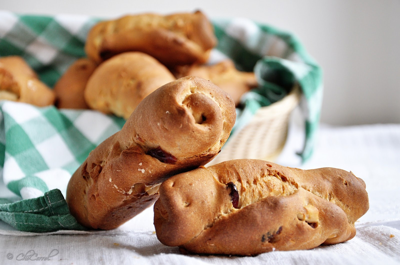 CoLoRes, SaBoRes, oLoRes...CoLoRs, TaSTeS, SmeLLS sweet bread with