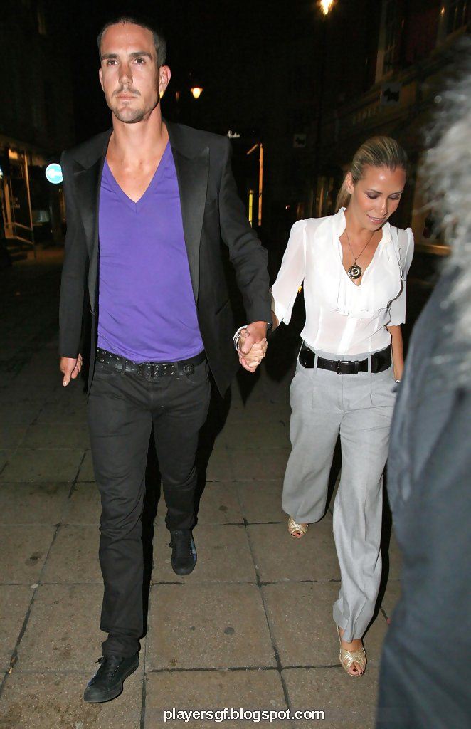 Players wife English cricketer Kevin Pietersen and his wife Liberty X