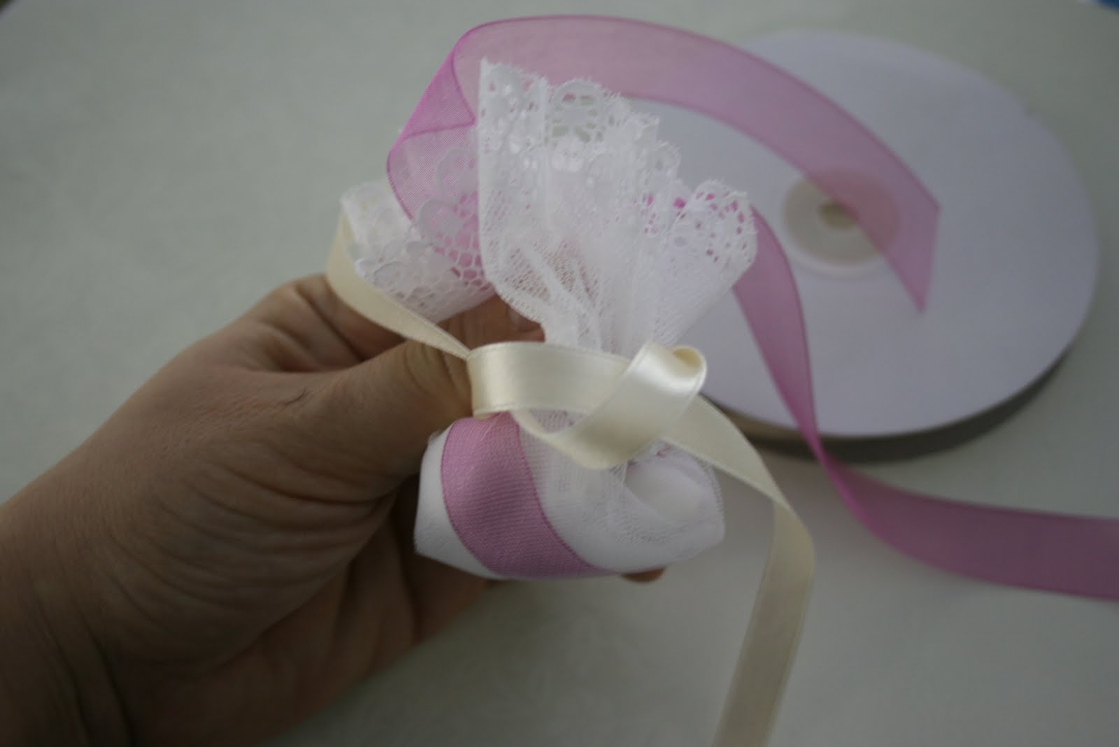 Bomboniere per Amore TUTORIAL bomboniere sacchetti porta confetti tulle tondo e pizzo con