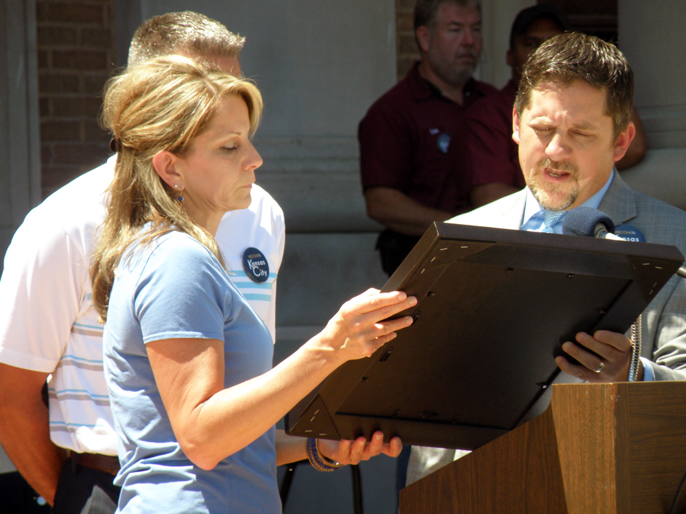 Kansas City Kansan Sly James, KCMO declared winner of Harvesters contest