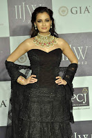 Dia, Mirza, walks, the, ramp, for, Golecha's, Jewels, at, IIJW, 2012, Day